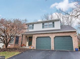 81 Downing Dr, Wyomissing, PA