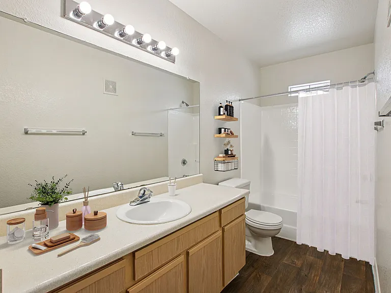 The Village at Sun Valley Apartments — Photo 21