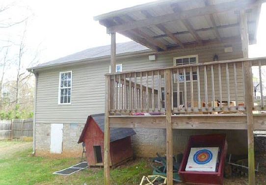 2nd image of 410 Hilltop Dr