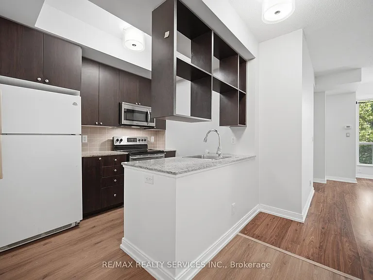 151 Village Green Sq #206 — Photo 10