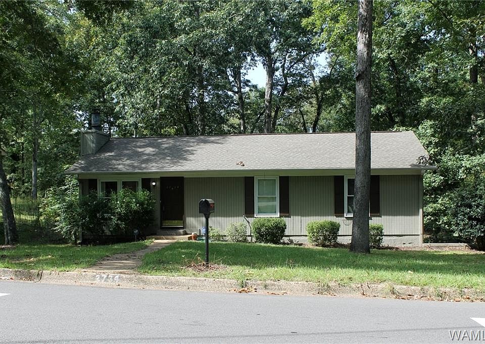 1st image of 2734 Colonial Dr NE