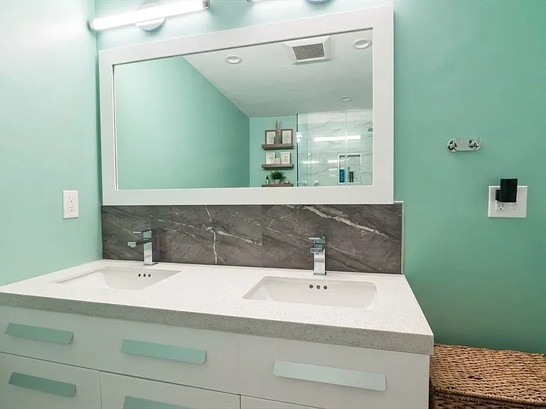 159 Dorchester St #3 — Photo 9