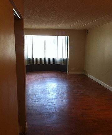 3rd image of 606 E Woodland Park Ave APT 102