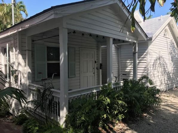 1 Fletchers Ln #1