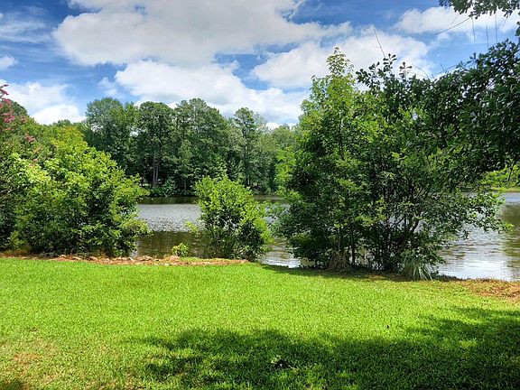 3rd image of 204 Plantation Dr
