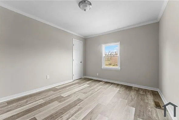 454 Harding St — Photo 12