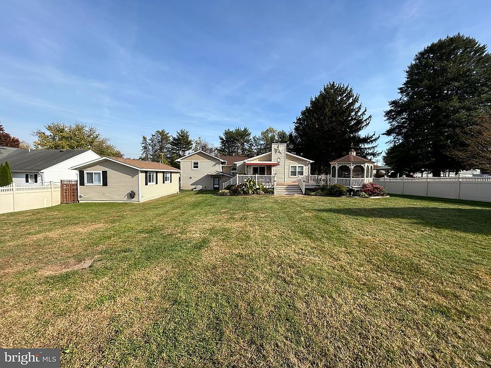 2nd image of 10418 Vincent Farm Ln
