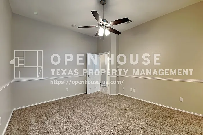 1115 Old Knoll Dr — Photo 12