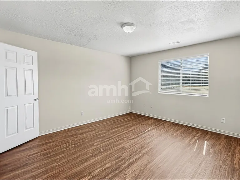 1370 N General Dr — Photo 9