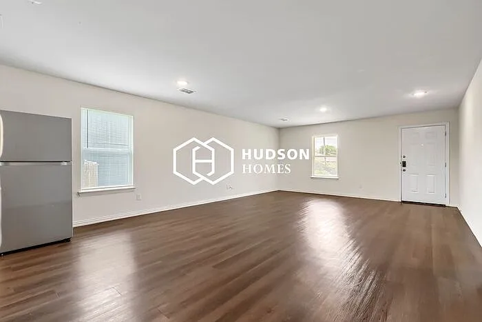 2327 Jodi Ln — Photo 4