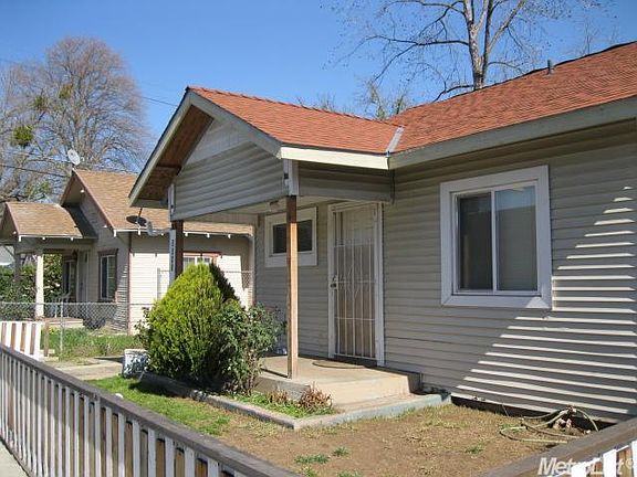 2nd image of 3343 32nd St