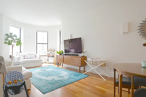 Rented by Keller Williams NYC | media 63