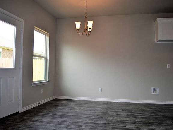 5th image of 307 Hoover Rd