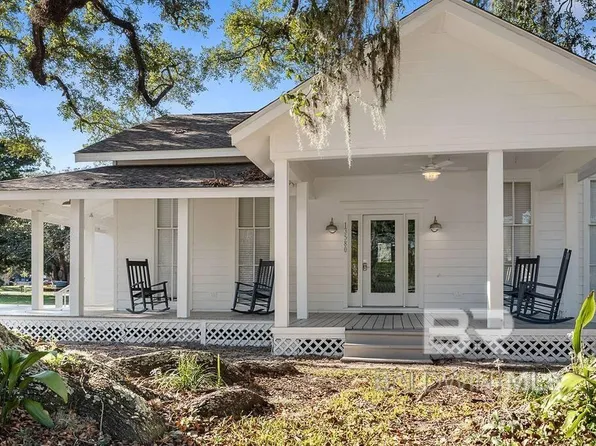 13580 N Wintzell Ave, Bayou La Batre, AL 36509