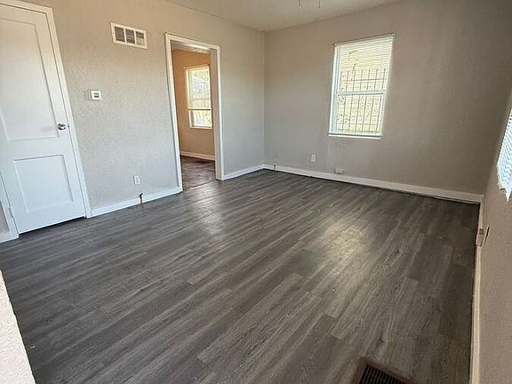 2nd image of 2207 Askew Ave