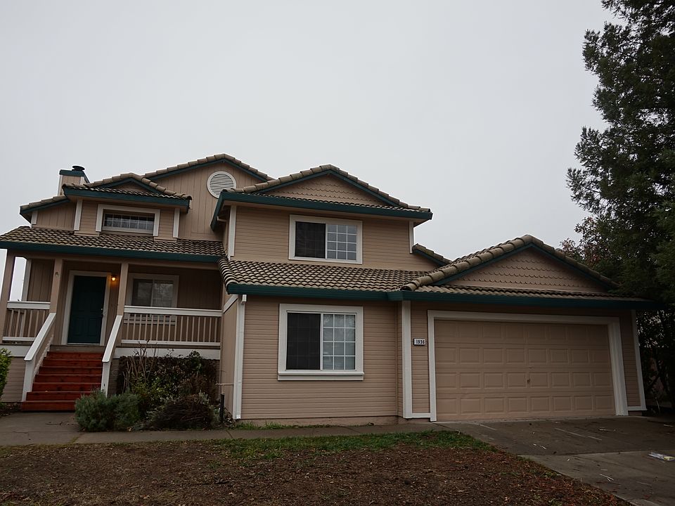 1st image of 1936 White Oak Dr