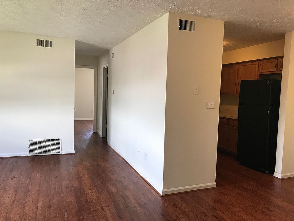 2nd image of 2033 Daniel Ct