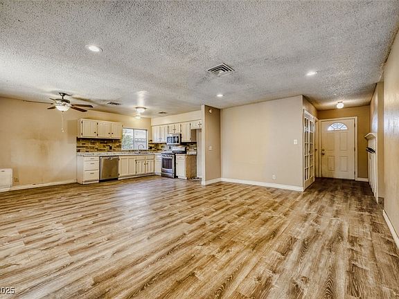 3rd image of 3905 Centura Ave