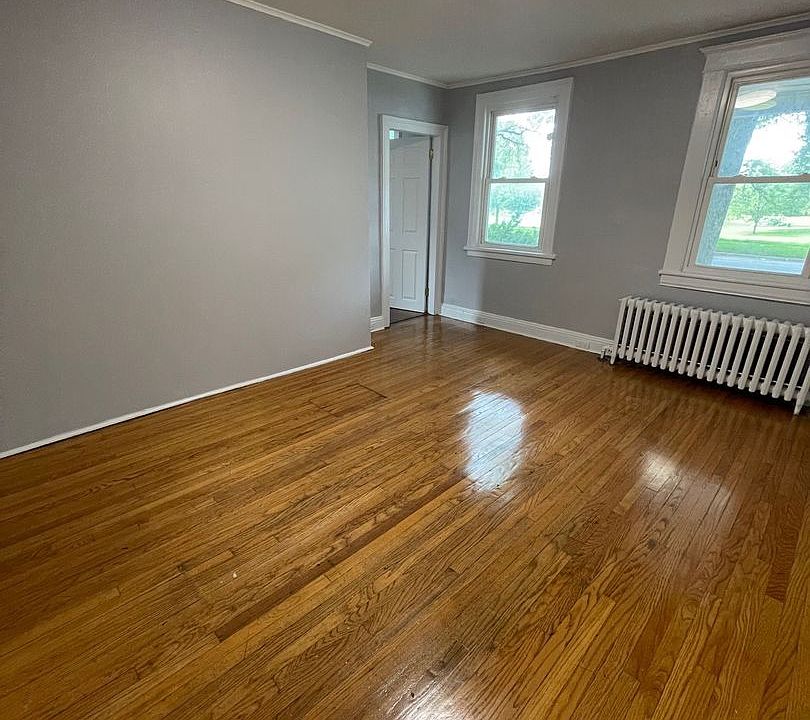 1st image of 290 South St Floor 1