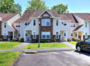 25 Janet Cir UNIT F, Bridgeport, CT 06606