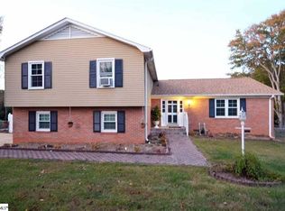 2 Velma Dr, Taylors, SC 29687