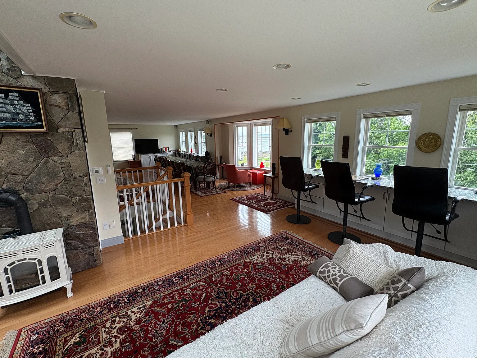 4 bed, 2900 sqft, $4,900 — Photo 3