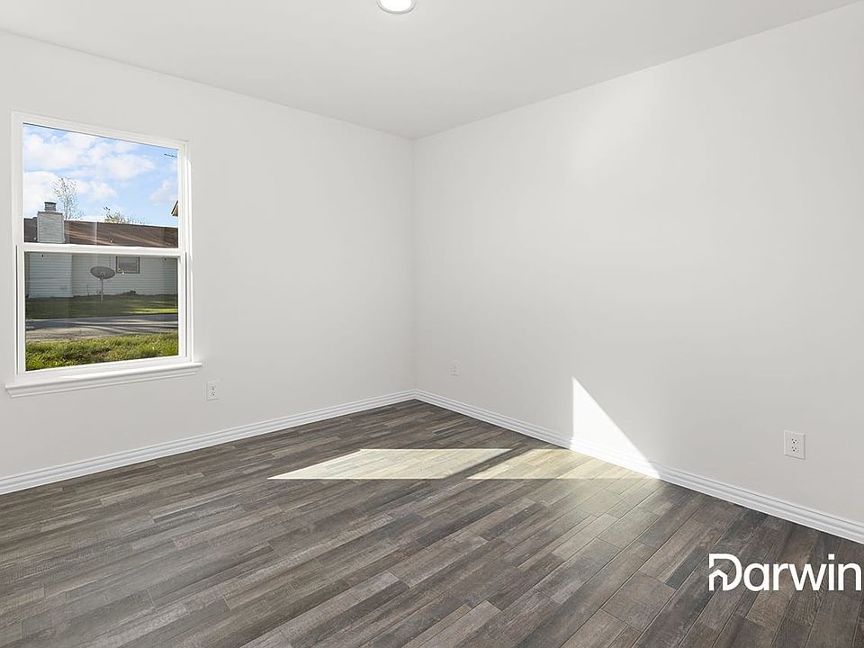 1st image of 171 Greenway Dr