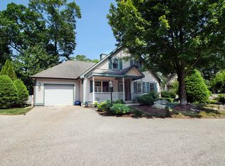 1 Chestnut Dr #1, Niantic, CT 06357