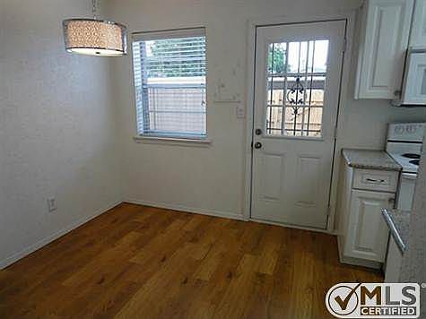 5th image of 2820 Patricia Ln