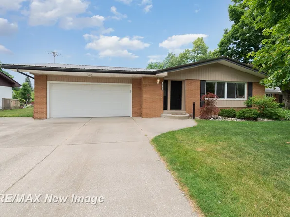 2721 Wellesley Dr, Saginaw, MI 48603
