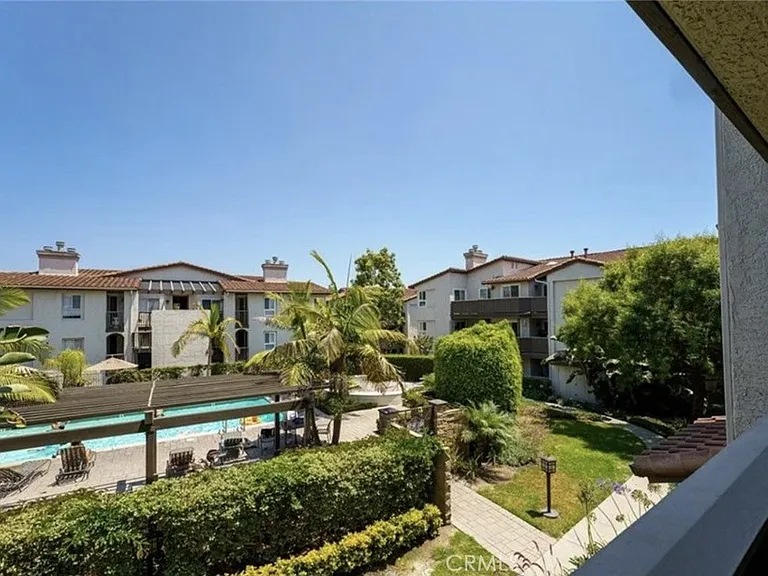 60 Corniche Dr #F — Photo 15