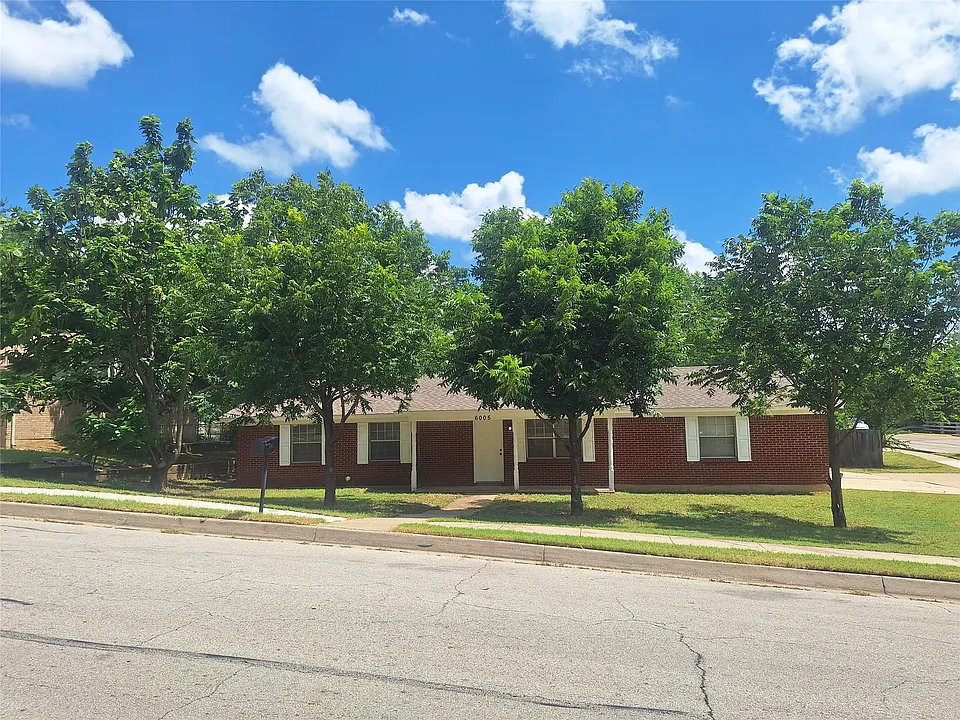 6005 Barry Dr