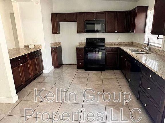 5th image of 1142 Carefree Cove Dr