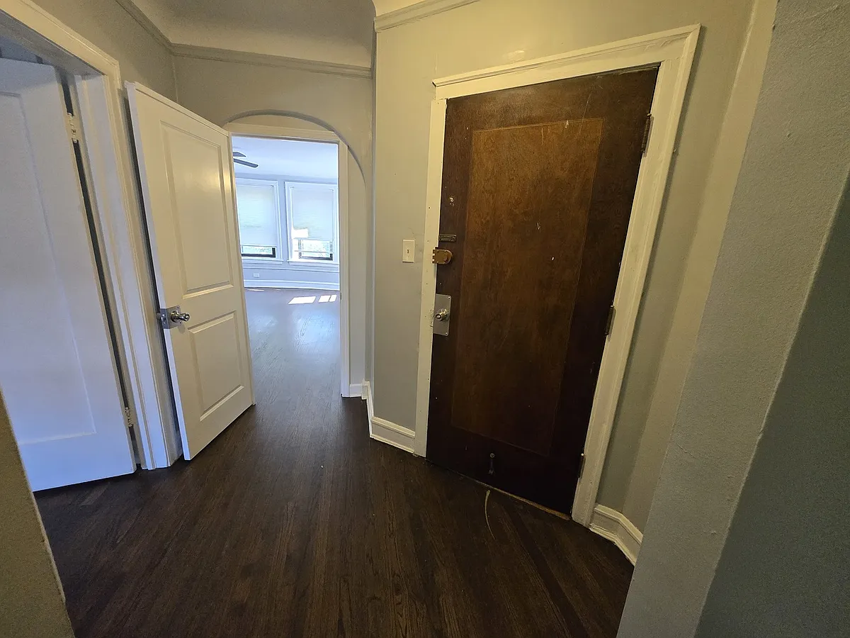 Building Photo - 8114 S Drexel Ave #3