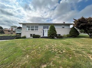 7212 Kingstead Dr, Slatington, PA 18080
