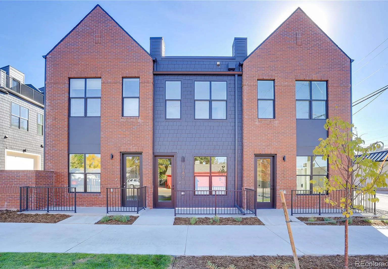 44th Townhomes — Photo 1