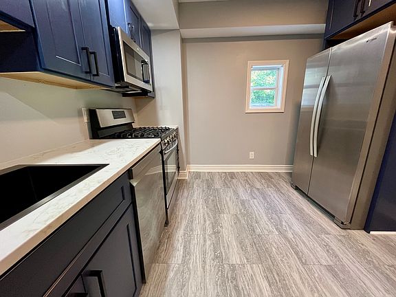 3rd image of 3897 Brownsville Rd #1