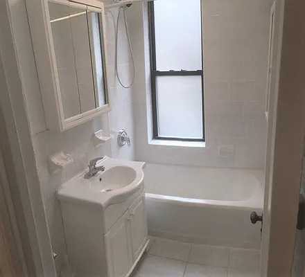 Rented by Living Dream Realty | media 13