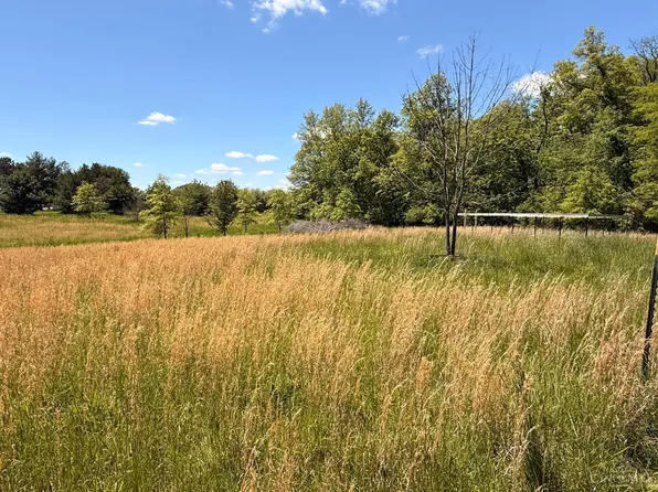 8469 McCulley Ln, Blanchester, OH 45107