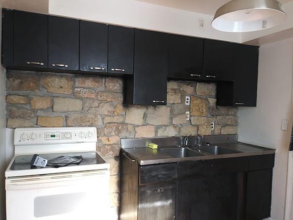 4th image of 552 Fairbanks Ave