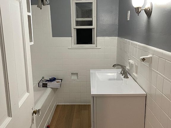 3rd image of 4818 Oberlin Ave #4