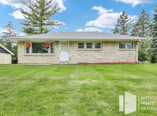 725 S Bobolink Dr, Brookfield, WI 53005