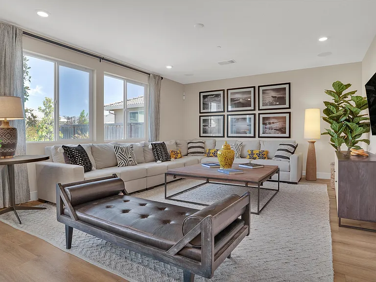 Osprey Dr — Photo 4