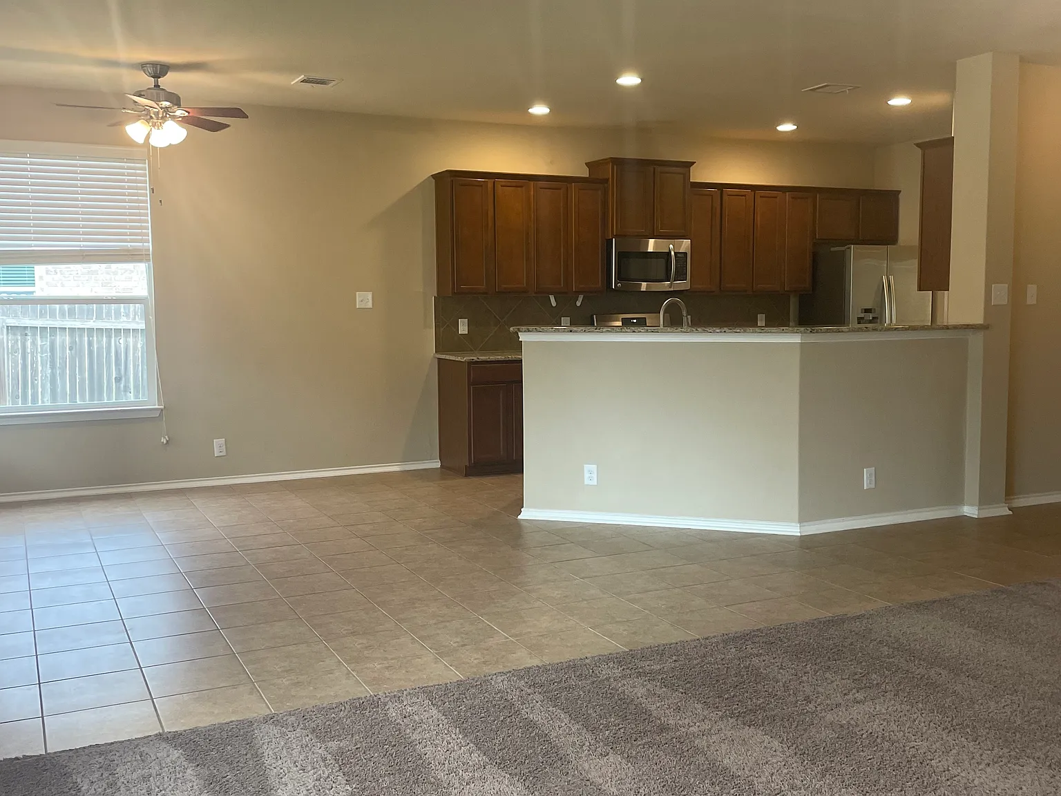 4 bed, 2.5 bath, 2704 sqft, $2,350 — Photo 4