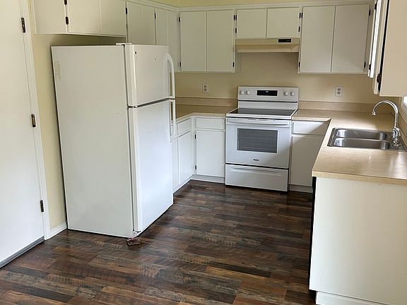 3rd image of 1530 SW Hilary St #1534