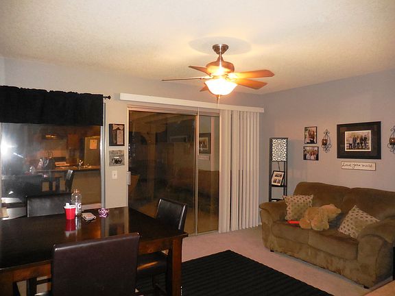 4th image of 2950 E Oak Hill Dr