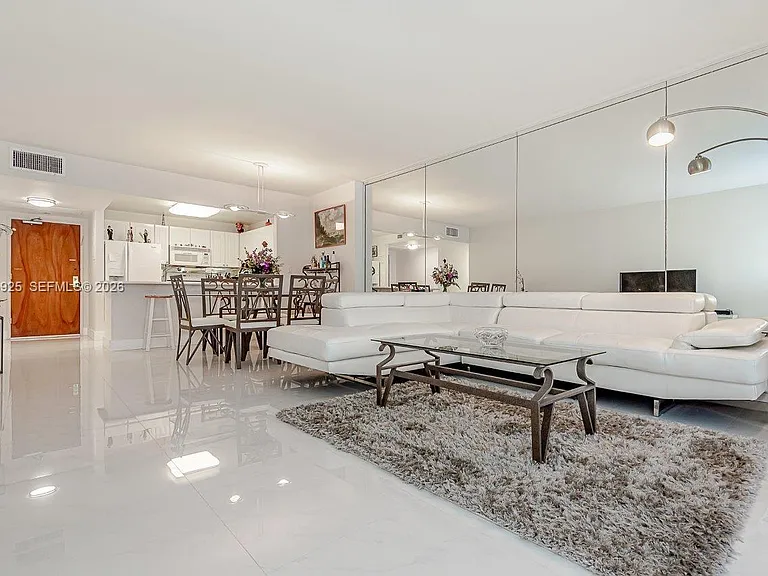 2301 Collins Ave #1416 — Photo 6
