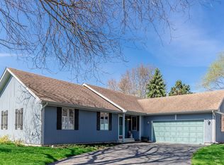 1069 Wilmette Ter, Lake Zurich, IL 60047