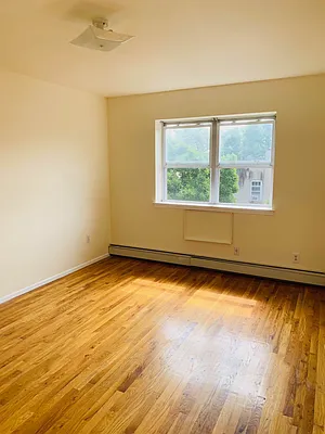 Rented by Signature Spaces NYC Corp | media 9