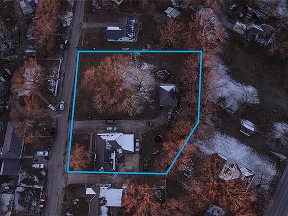 2nd image of 516 Cedar St